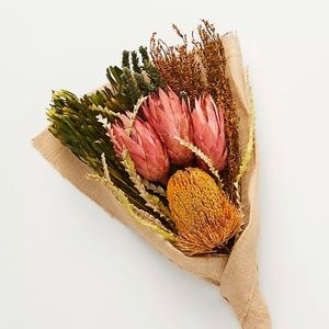 NWT Anthropologie Preserved flowers bouquet, Gorgeous!